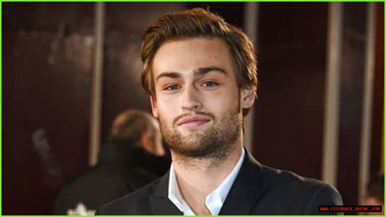 What is Douglas Booth’s Net Worth?