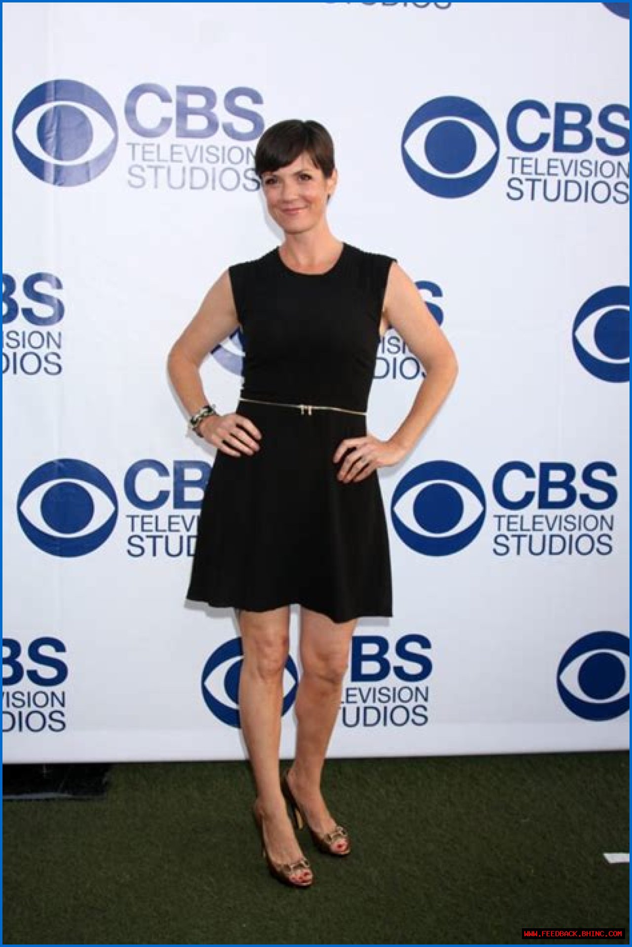 Zoe McLellan Net Worth – How Much is McLellan Worth?